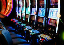 casibom Esports Sportsbook တွင် Mobile Legends နှင့် Free Fire ပြိုင်ပွဲများ Bet တင်နေသည့် မြင်ကွင်း
